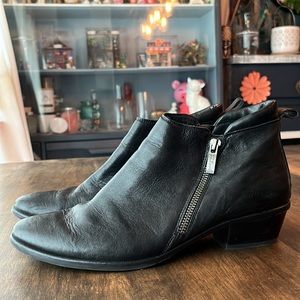 Paul Green Munchen Black Leather Zip Up Booties 8.5 US / 6 1/2 UK